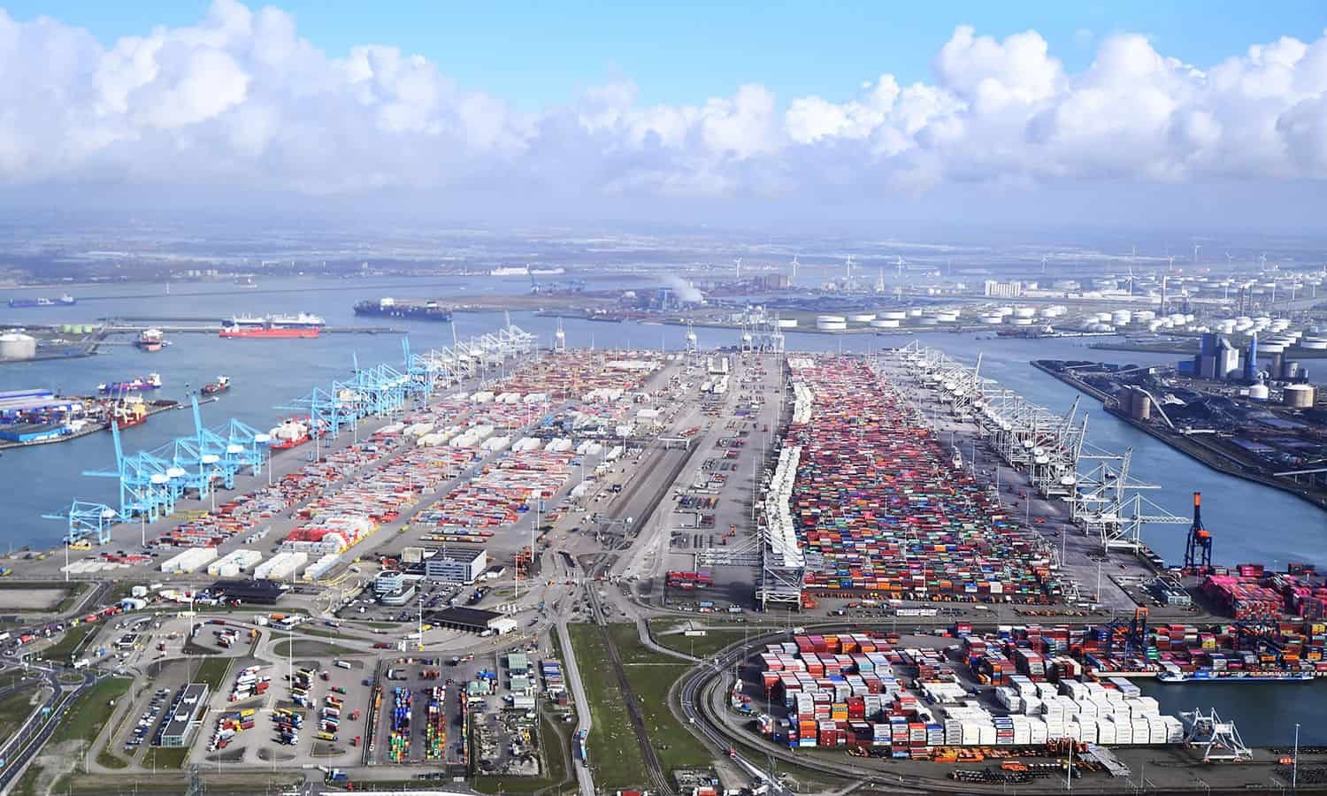 Since March, the volume of containers from Russia to the port of Rotterdam has decreased markedly.