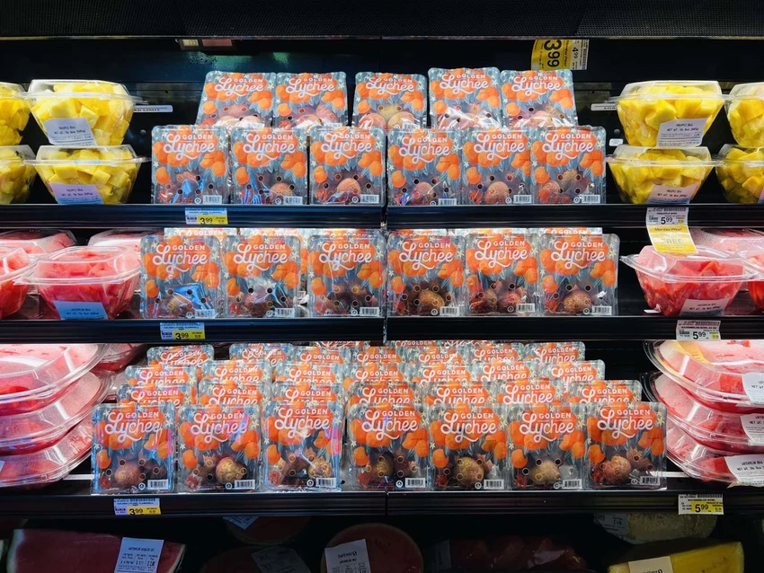 Vải thiều Bắc Giang được bày bán trong siêu thị tại Mỹ 